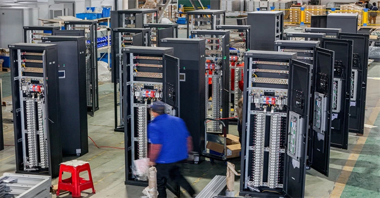 Pruebas de módulos de alta potencia para sistemas solares en contenedor