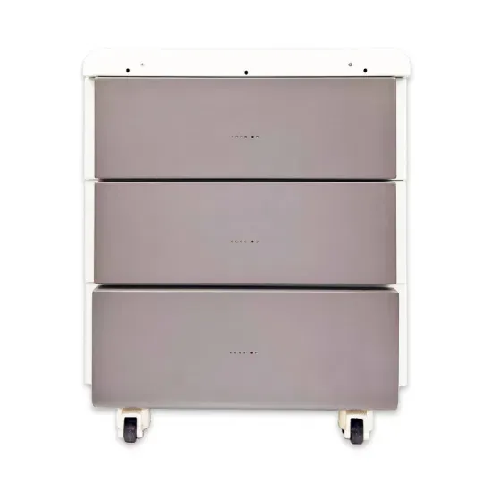 Instalación de paneles fotovoltaicos y muro cortina de vidrio