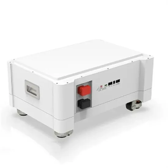 ¿Cuál es el voltaje del panel solar a la mitad del voltaje 